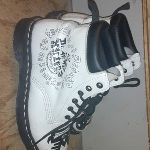 Vintage Doc Martens size 7 in men size 8 in women